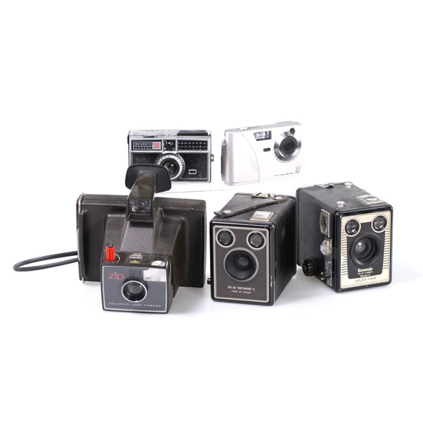 Äldre kameror, 5 st, bl a Kodak, Polaroid, m.m.