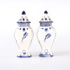 Lockurnor, ett par, Delft, höjd 32 cm