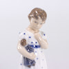 Figurin, "Flicka med docka", 3539, Royal Copenhagen, höjd 14,5 cm