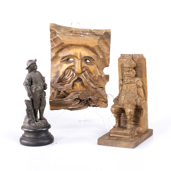 Bronsskulptur, bokstöd, väggskulptur, högsta 20,5 cm