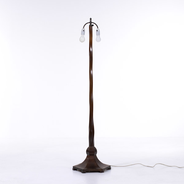 Golvlampa, trä, vriden, reglerbar höjd, 1900-talets mitt