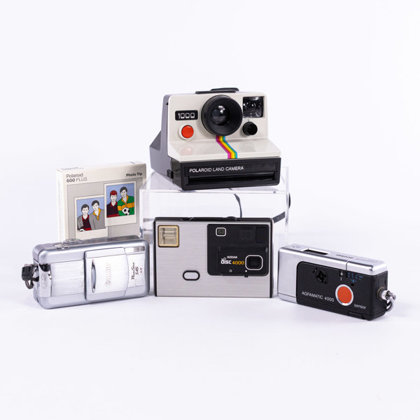 Kameror, 4 st, Polaroid, Kodak, m.m.