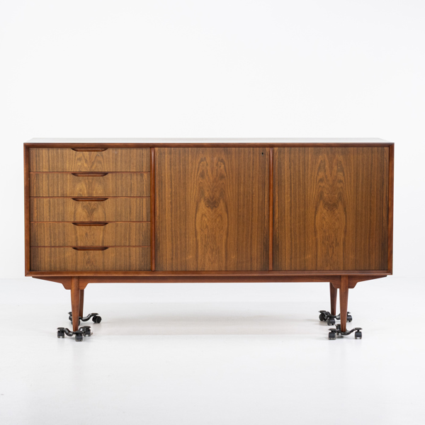 Svante Skogh, sideboard, "Silvia", längd 165 cm