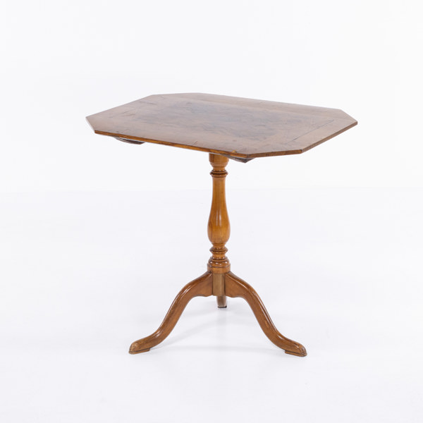 Spelbord, fällbar bordsskiva med intarsia, höjd 73 cm