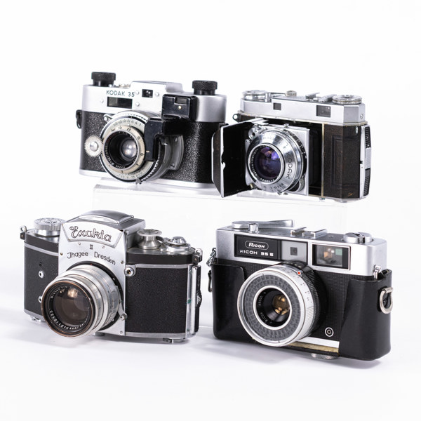 Kameror, 4 st, Ricoh, Kodak, Exakta