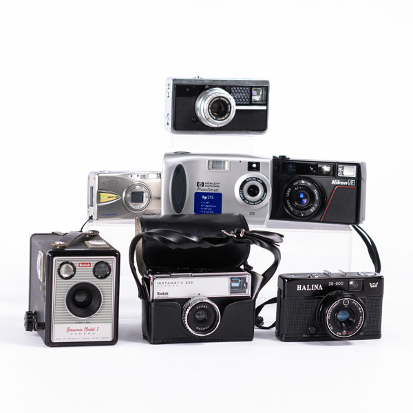 Kameror, 7 st, Nikon, Kodak, bl a digitalt