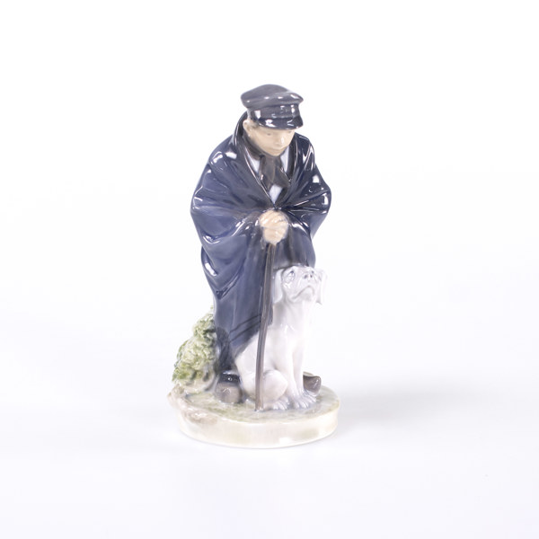 Figurin, "Pojke med hund", 782, Royal Copenhagen, höjd 19 cm