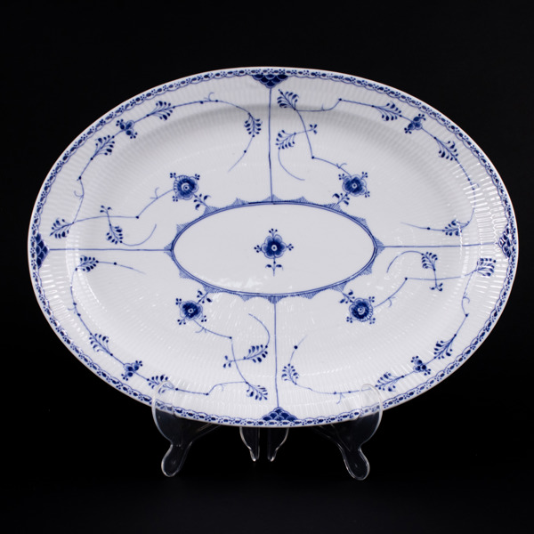 Uppläggningsfat, "Musselmalet", 536, Royal Copenhagen, längd 51 cm