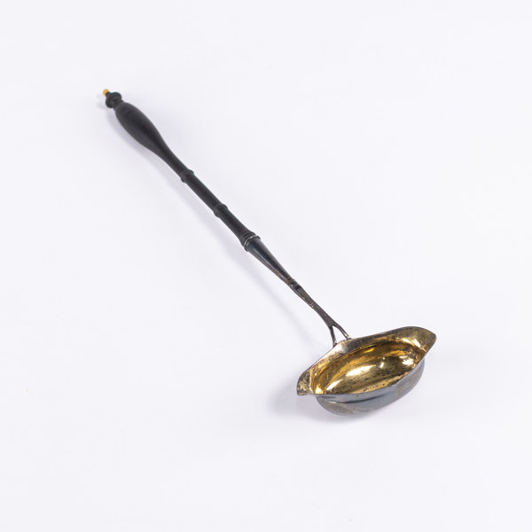 Slev, silver, med trähandtag, längd 38 cm