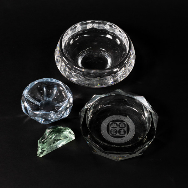 Kristallskålar, glasblock, 4 delar, bl a Gunnar Cyrén, Vicke Lindstrand, m fl