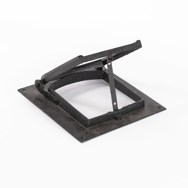 Äldre stallfönster, gjutjärn, 34,5x36 cm