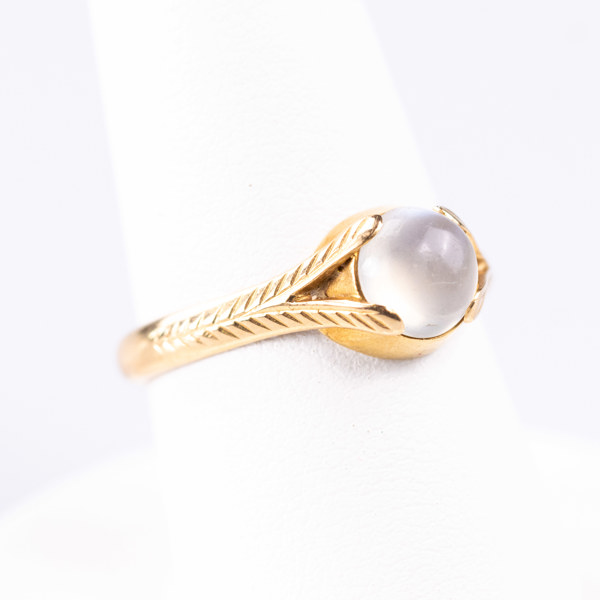 Ring, 18k guld, med vit sten, storlek 18, vikt 3,5 gram