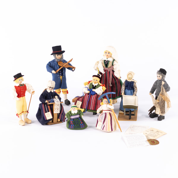 Charlotte Weibull, dockor, 9 st, högsta 22 cm