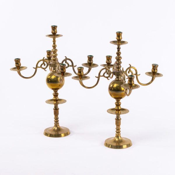 Kandelabrar, ett par, malm, höjd 46 cm