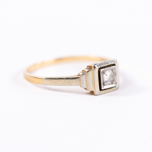Ring, 18k guld, med diamant ca 0,1 ct, storlek 17