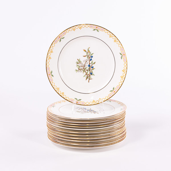 Assietter, 12 st, med växtmotiv, Christineholm, Fyrklövern, diameter 19,5 cm