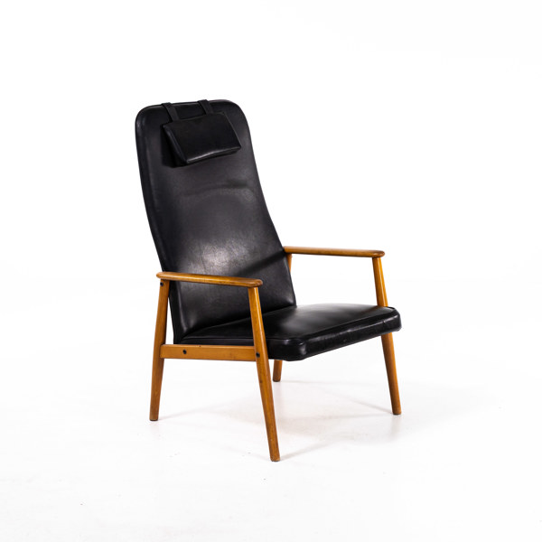 Fåtölj, 1960-tal, trä/konstläder, 60/70-tal