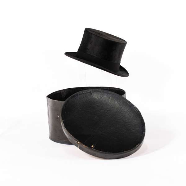 Cylinderhatt i hattask, storlek 56, England