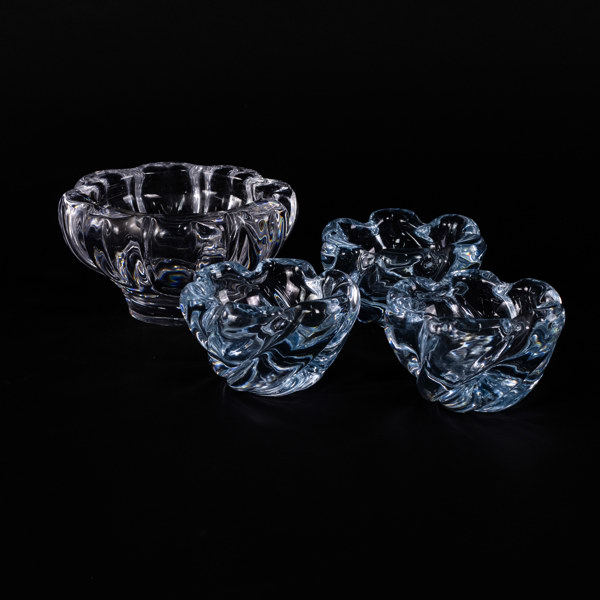 Glasskålar, 4 st, bl a Kosta, största diameter 18,5 cm