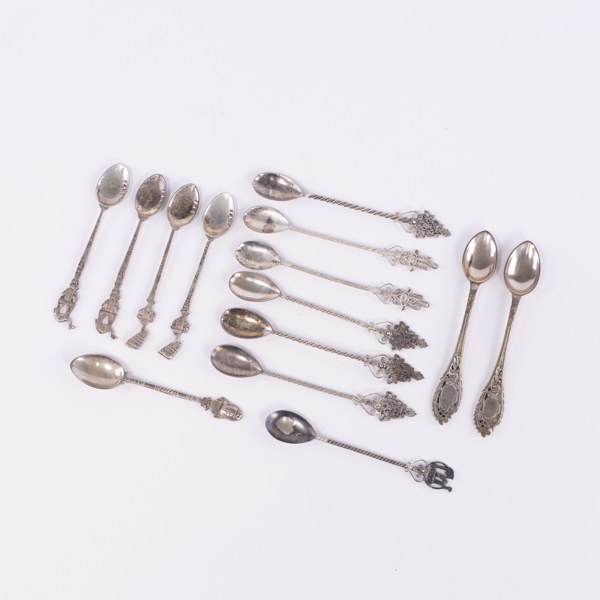 Teskedar, 13 st, silver, bl a Egypten, vikt 145 gram