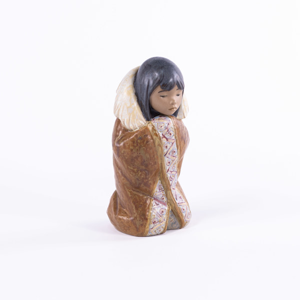 Figurin, eskimåflicka, Lladro, höjd 19,5 cm