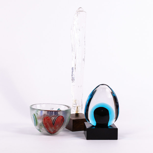 Konstglas, ett parti, bl a Kosta Boda, Skruf, högsta 35 cm