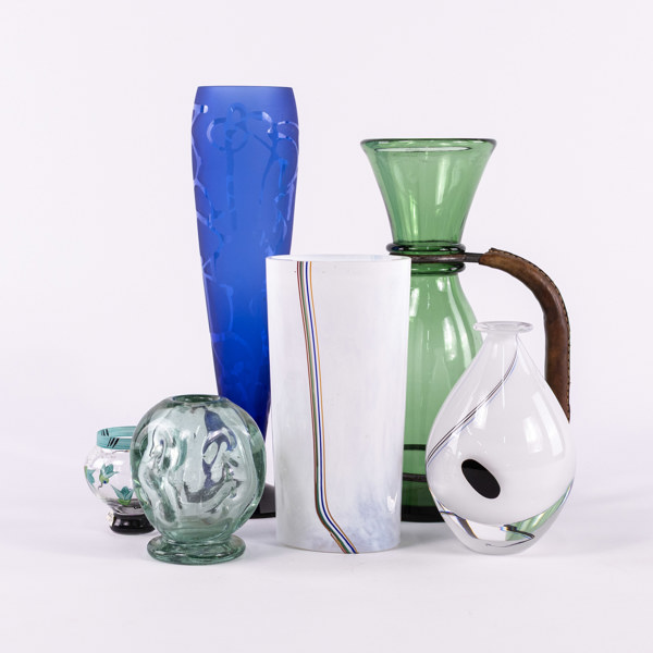 Glas, 6 delar, bl a Bertil Vallien, högsta 29,5 cm
