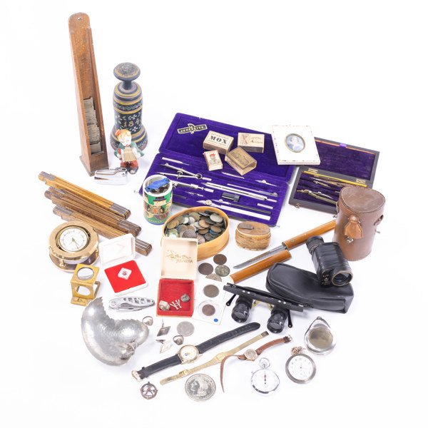 Kikare, mynt, fickur, m.m.