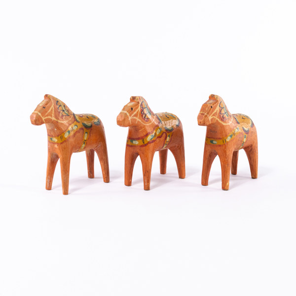 Dalahästar, 3 st, tidigt 1900-tal, höjd 13 cm