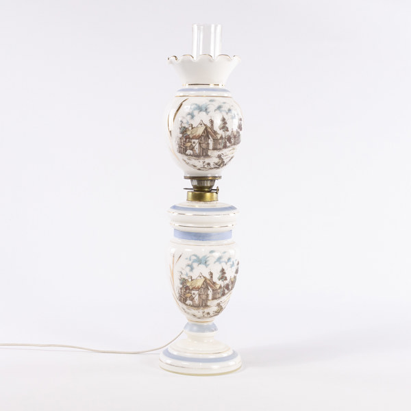 Fotogenlampa, glas, elektrifierad, höjd 62 cm