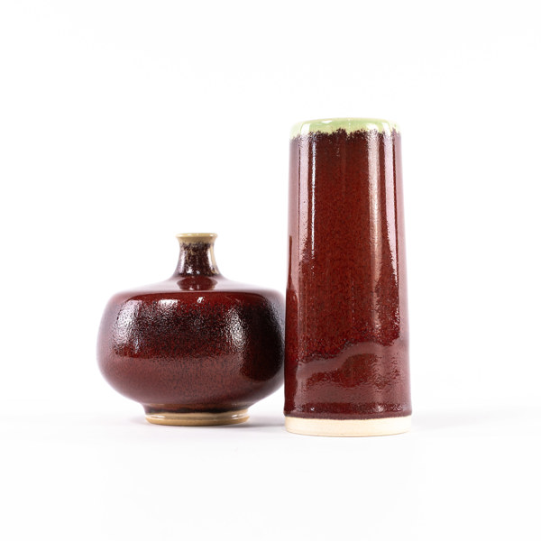 Sune G Svensson, vaser, 2 st, signerade, höjd 15,5 cm