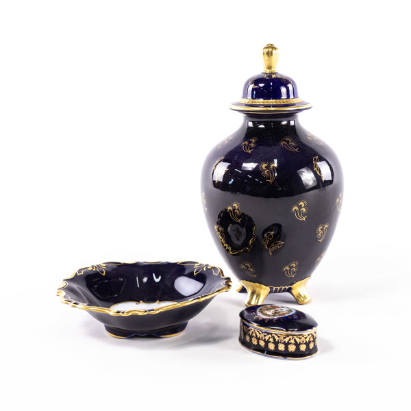 Porslin, koboltblått, 3 delar, bl a Rörstrand, höjd 26 cm