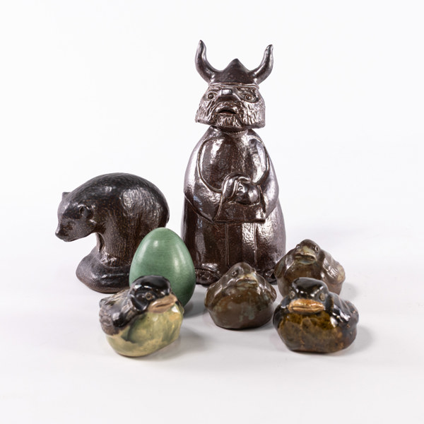 Figuriner, 7 st, stengods, bl a Sven Bolin, m.m., höjd 18 cm