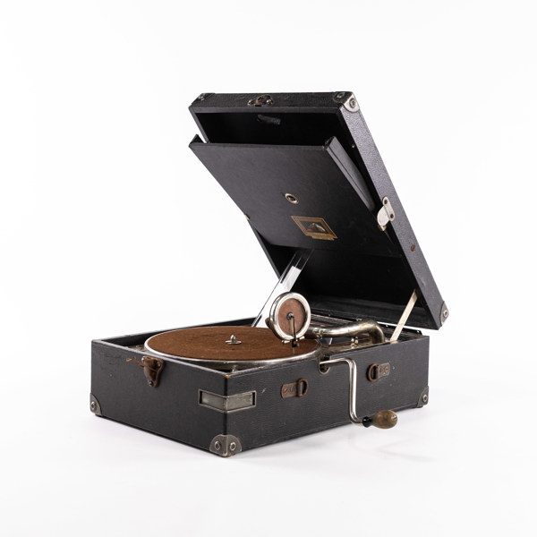 Resegrammofon, "His Masters Voice"