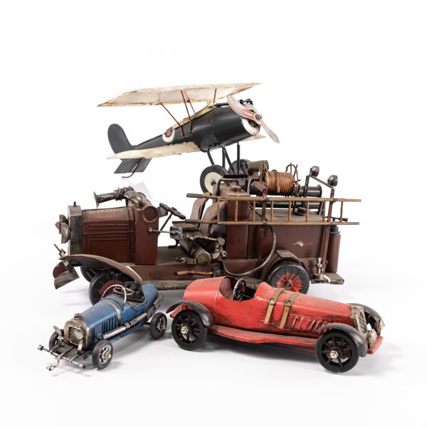 Plåtleksaker, 4 st, längd 40 cm och mindre