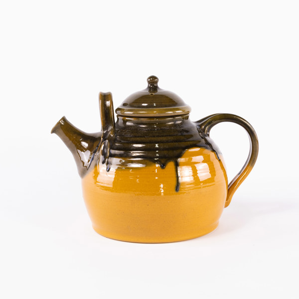 Stor tekanna, stengods, signerad, höjd 26 cm