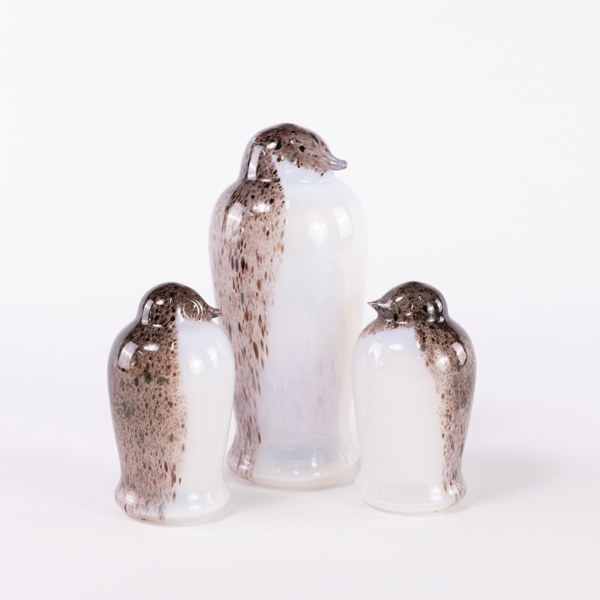 Monica Backström, glasskulpturer, 3 st, pingviner, Boda