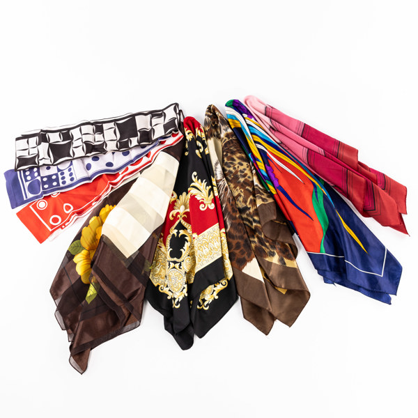Scarves, 8 st, mönstrade, ca 90x90 cm och mindre