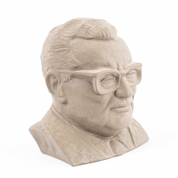 Sparbössa, Josip Brox Tito, Söholm, numrerad, 111/500, höjd 18 cm