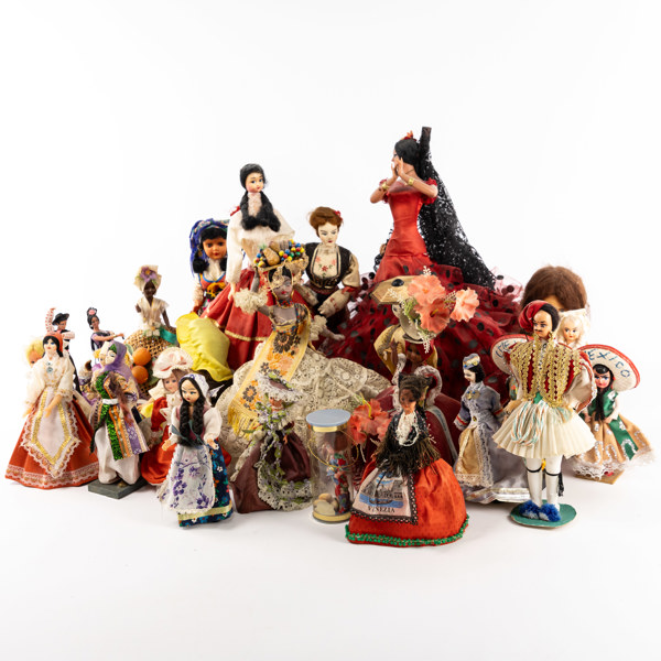 Dockor, 26 st, bl a Charlotte Weibull, höjd 48 cm och mindre