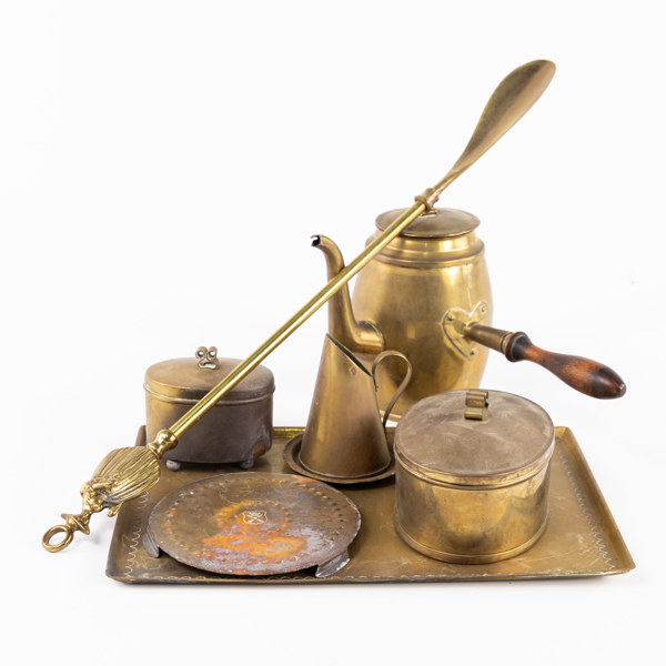 Mässingsföremål, 7 delar, längsta 46 cm