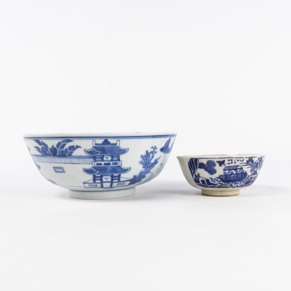 Skålar, 2 st, Kina, största diameter 20,5 cm