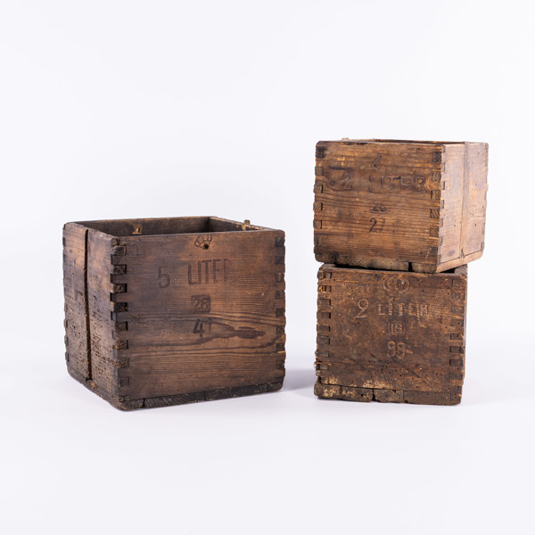 Trämått, krönt, 3 st, största 5 liter, tidigt 1900-tal