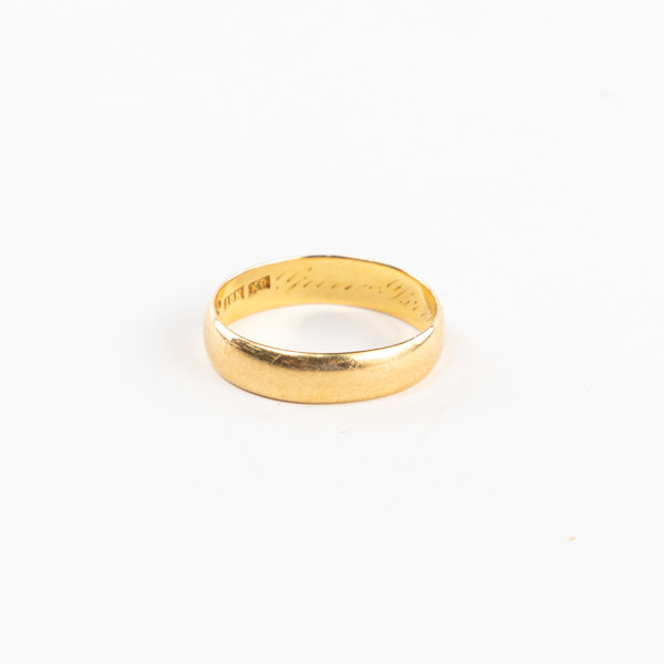 Slät ring, 18k guld, storlek 19,5, vikt 4,5 gram