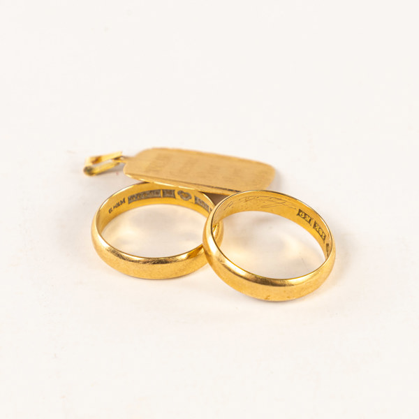 Diverse guld, 3 delar, 18k guld, vikt 9,7 gram