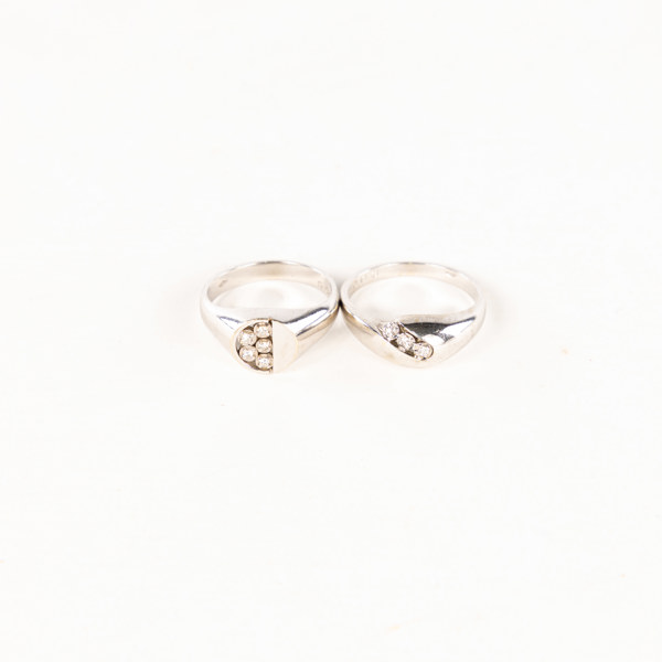 Ringar, 2 st, 18k vitguld, med briljanter, vikt 7,3 gram