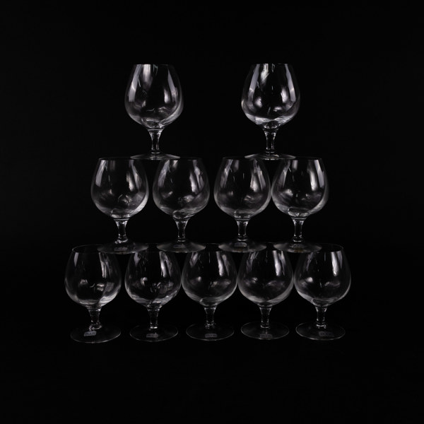 Bertil Vallien, cognacskupor, 11 st, "Chateau", Kosta Boda, höjd 11,5 cm
