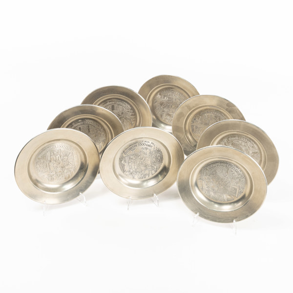 Årstallrikar, 8 st, tenn, 1976-1983, Ljung uti Lund, Ø 20,5 cm