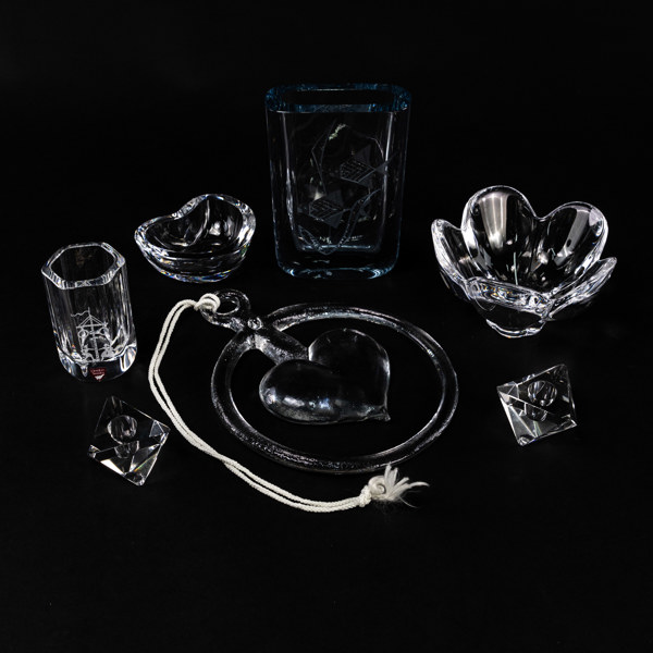 Glasföremål, 7 st, bl a Bertil Vallien, delvis signerat, högsta 24 cm