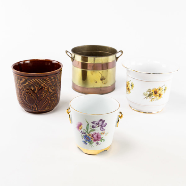 Ytterfoder, 4 st, porslin, metall, keramik, högsta 15,5 cm